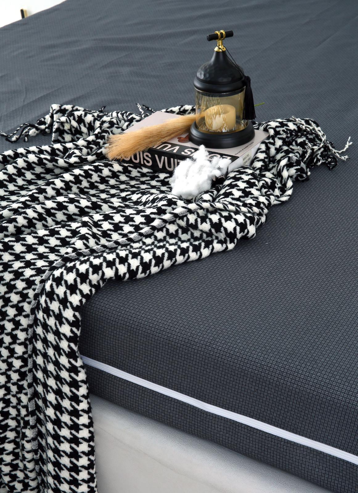 Zipper Mattress Cover Printed-Grey Texture - Image 10